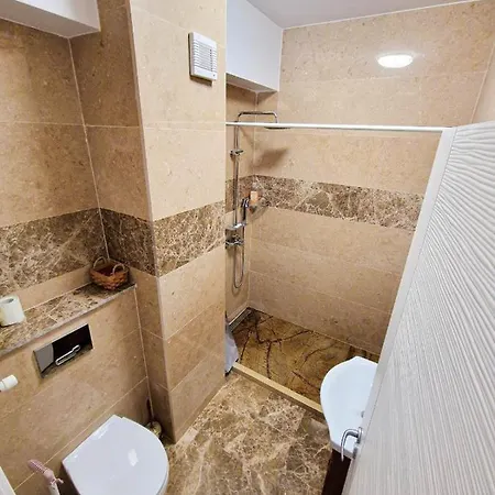 Karinis Apartament Daire Navodari